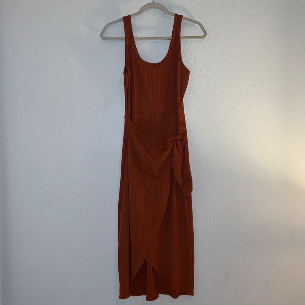 Nine Britton Women’s Rust Color Ribbed Tie Dress